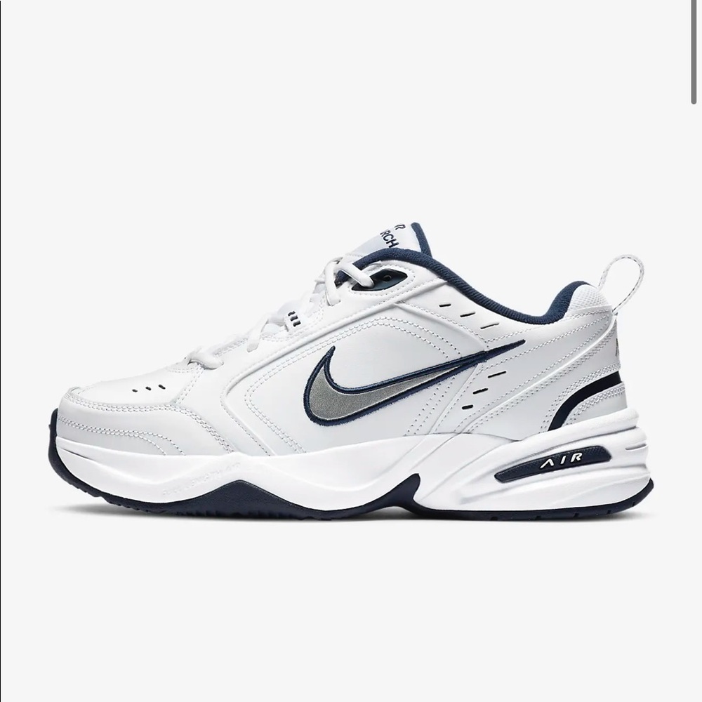 Nike air monarchs, size 9 women’s, size 7.5 men’s